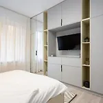 Four Bedroom Apartment, Old Town * 부쿠레슈티