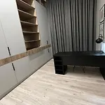 Four Bedroom Apartment, Old Town 아파트 *