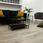 Four Bedroom Apartment, Old Town Lägenhet *