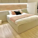 Four Bedroom Apartment, Old Town 부쿠레슈티