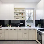 Four Bedroom Apartment, Old Town *