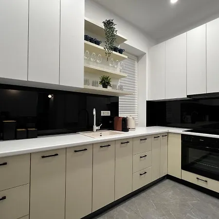 Four Bedroom Apartment, Old Town