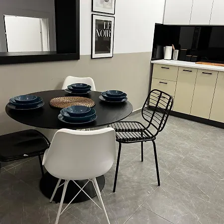 Four Bedroom Apartment, Old Town *