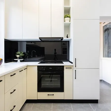 Four Bedroom Apartment, Old Town Apartamento