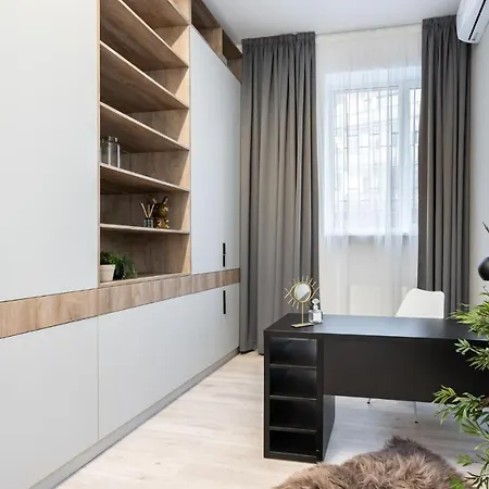 Four Bedroom Apartment, Old Town Apartamento