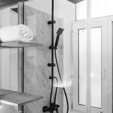 Four Bedroom Apartment, Old Town *