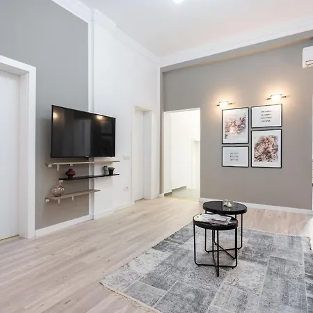 Apartamento Four Bedroom Apartment, Old Town *