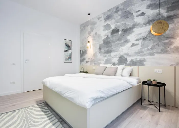 Four Bedroom Apartment, Old Town * Bukareszt