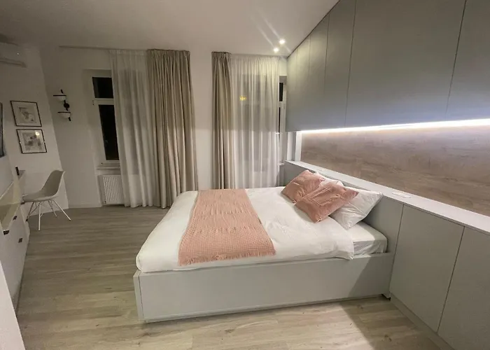 Four Bedroom Apartment, Old Town