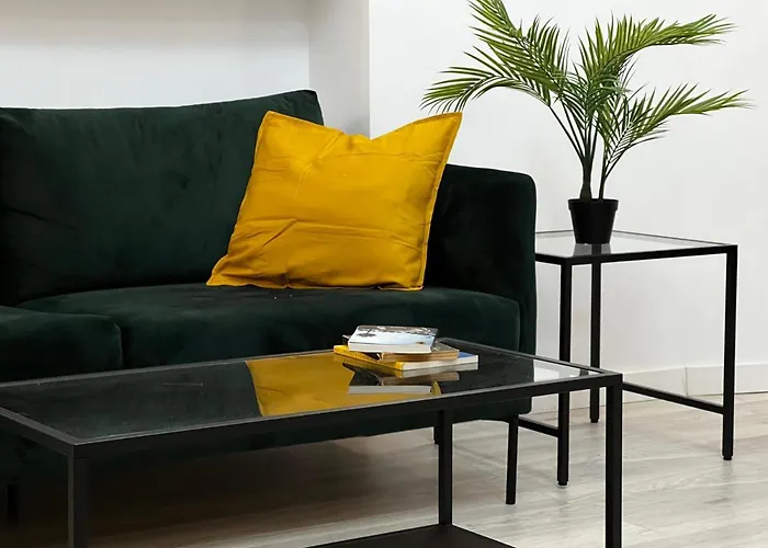 Four Bedroom Apartment, Old Town