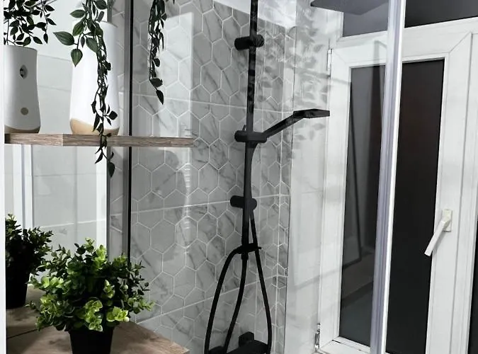 Four Bedroom Apartment, Old Town Bukarest