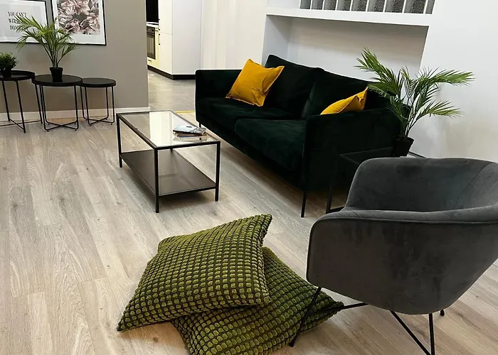 Four Bedroom Apartment, Old Town