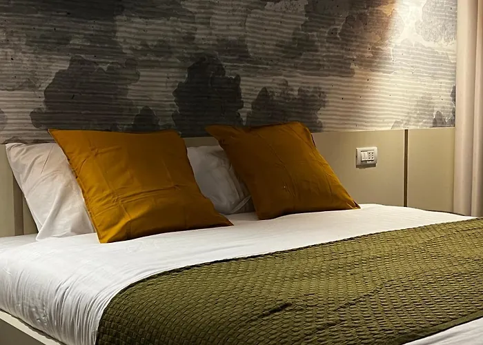 Four Bedroom Apartment, Old Town Bucureşti