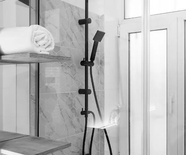 Four Bedroom Apartment, Old Town *