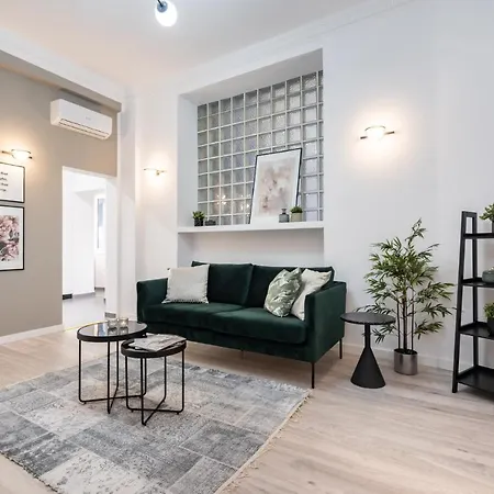 Four Bedroom Apartment, Old Town 公寓 布加勒斯特