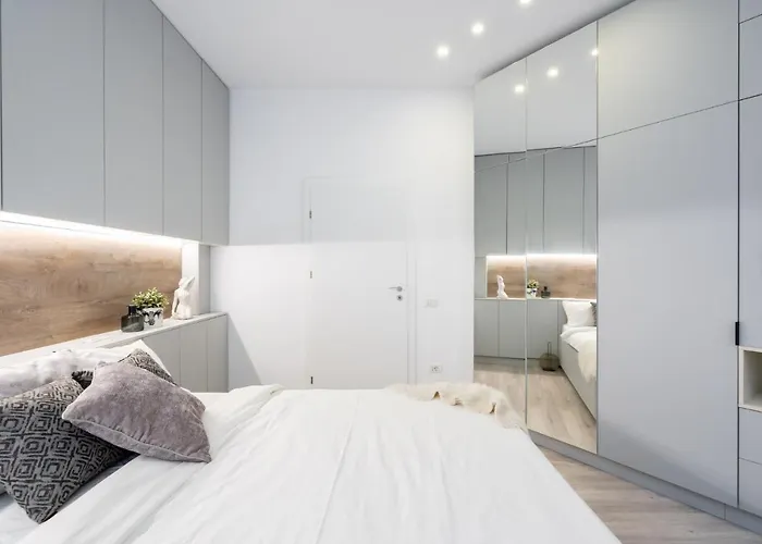 Four Bedroom Apartment, Old Town