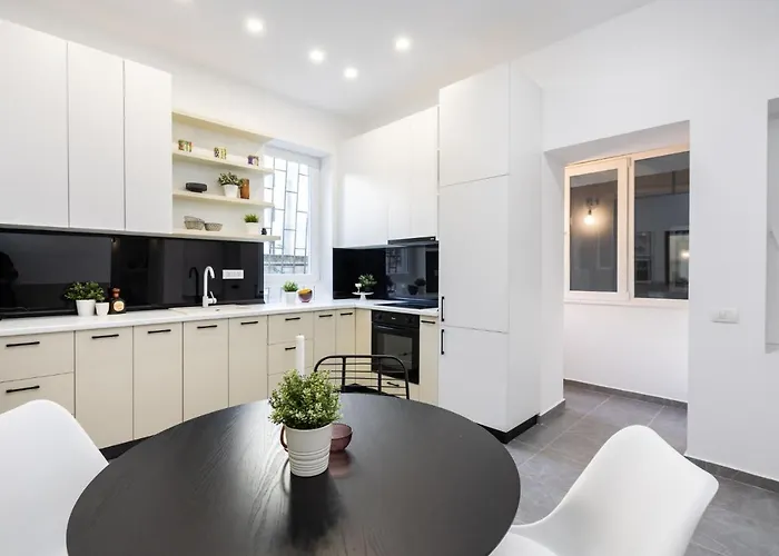 公寓 Four Bedroom Apartment, Old Town *