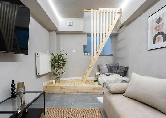 Four Bedroom Apartment, Old Town * 布加勒斯特