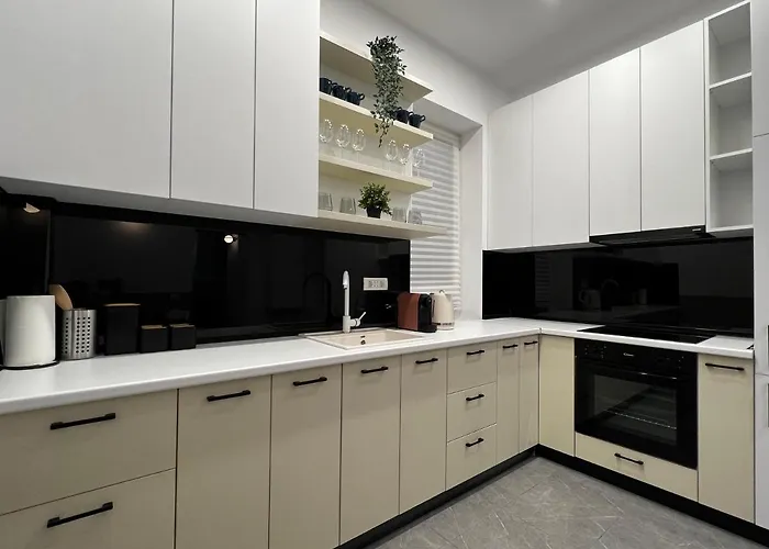 Four Bedroom Apartment, Old Town