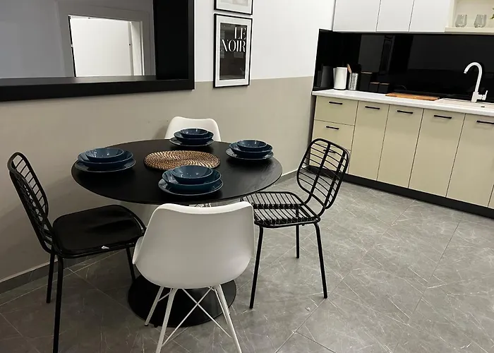 Four Bedroom Apartment, Old Town *